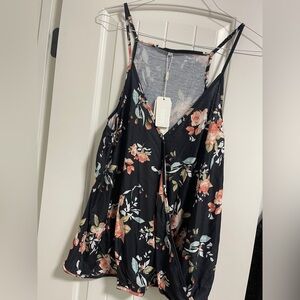 Ladies flowy cami top.